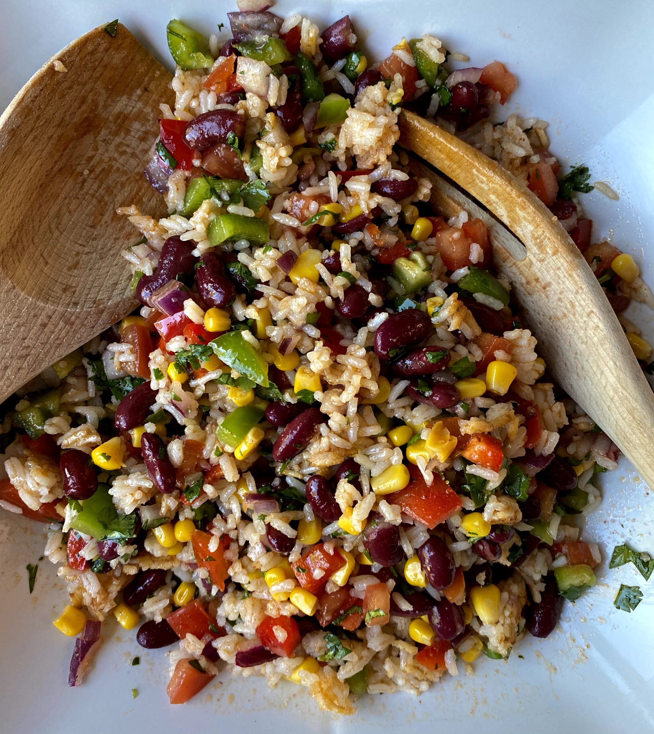 Ensalada de arroz, frijoles y maíz