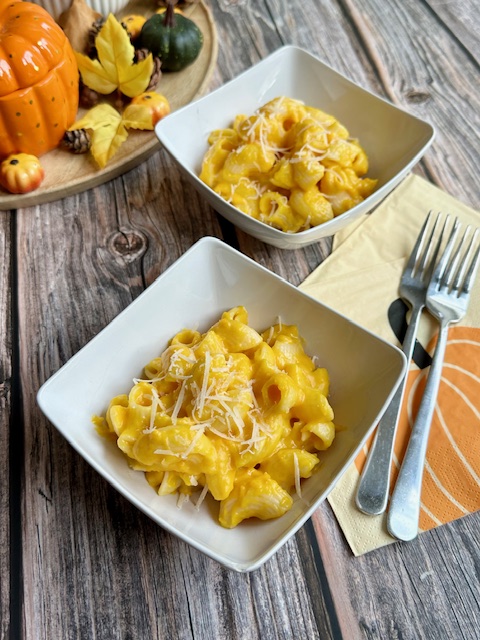 MACARRONES CON QUESO Y CALABAZA