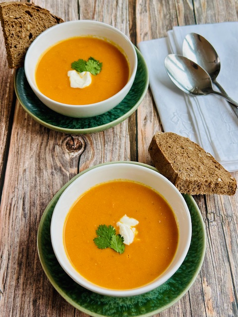 SOPA DE TOMATE Y ZANAHORIA