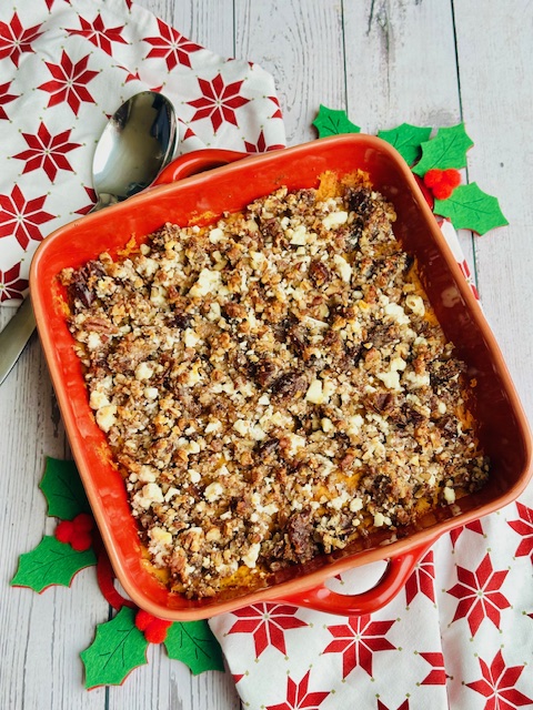 PURÉ DE CAMOTE CON DÁTILES, NUECES Y QUESO FETA