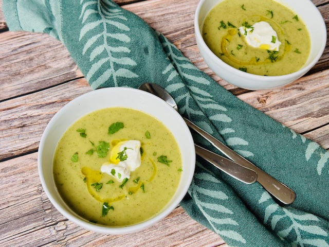 SOPA DE BRÓCOLI Y PUERROS