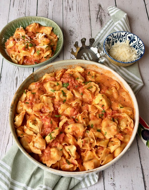 PASTA CREMOSA DE TORTELINI