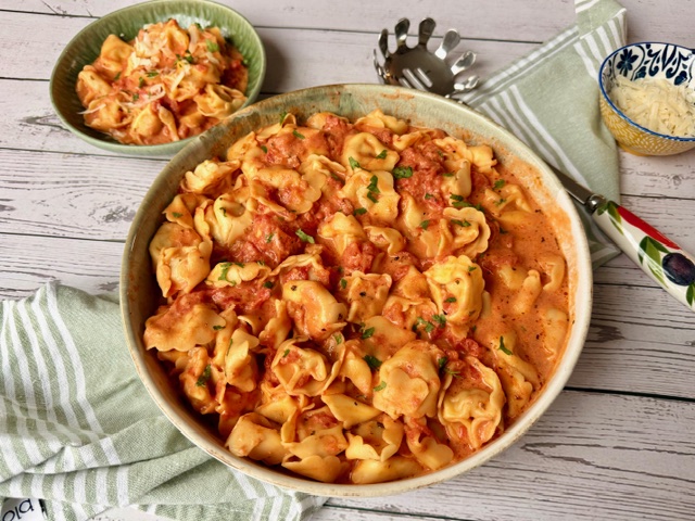 PASTA CREMOSA DE TORTELINI