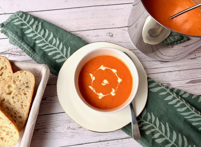 SOPA DE PIMIENTOS ROJOS ASADOS