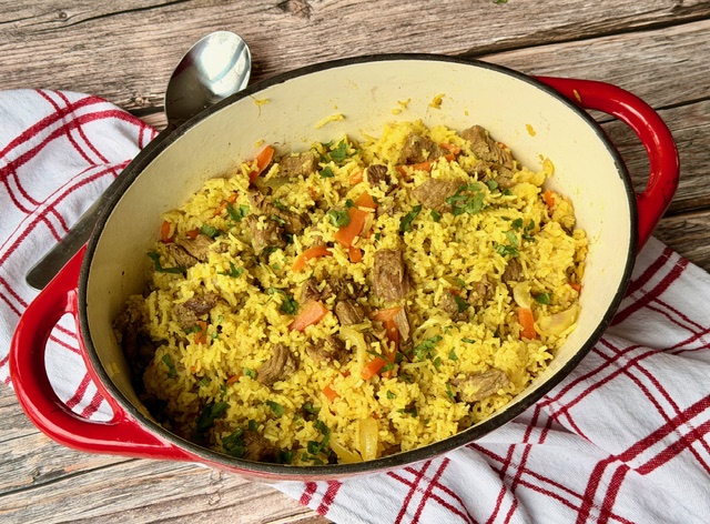 CARNE SALTEADA CON ARROZ