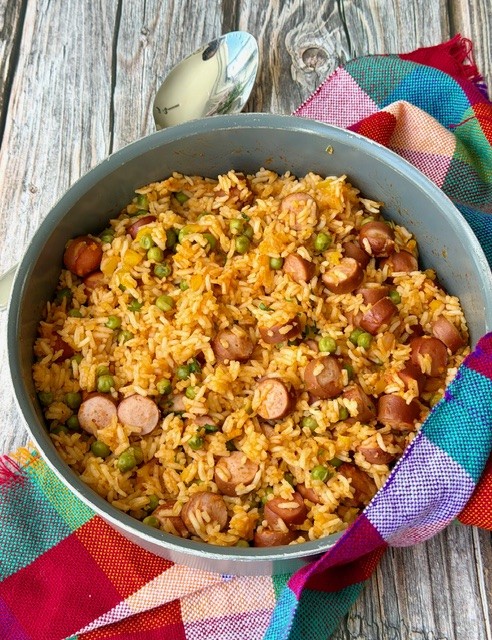 ARROZ CON SALCHICHAS