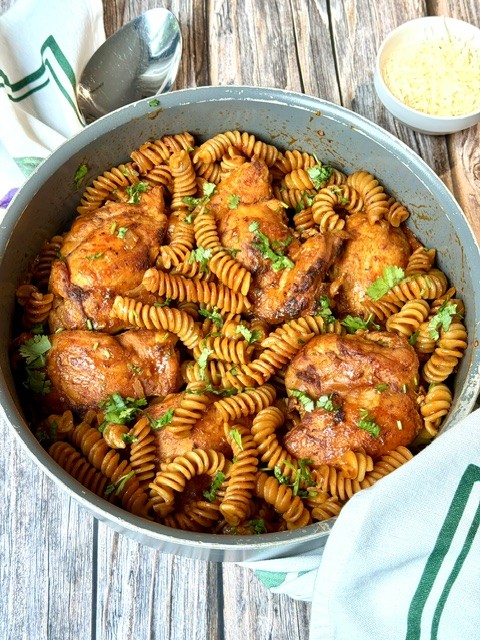 POLLO CON PASTA EN SARTÉN