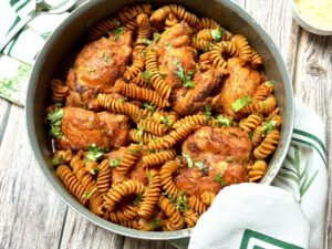 POLLO CON PASTA EN SARTÉN
