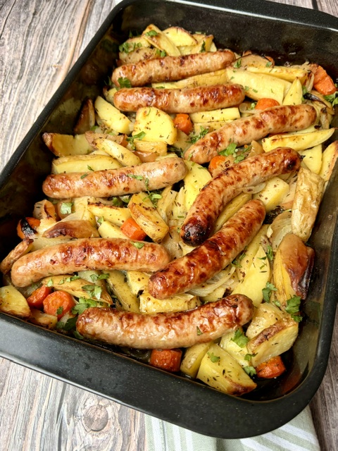 BANDEJA DE SALCHICHAS CON SALSA MOSTAZA MIEL