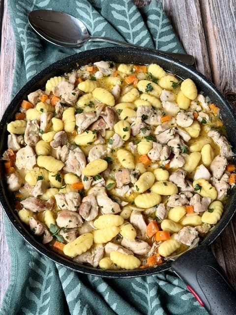 ÑOQUIS CON POLLO EN SARTÉN