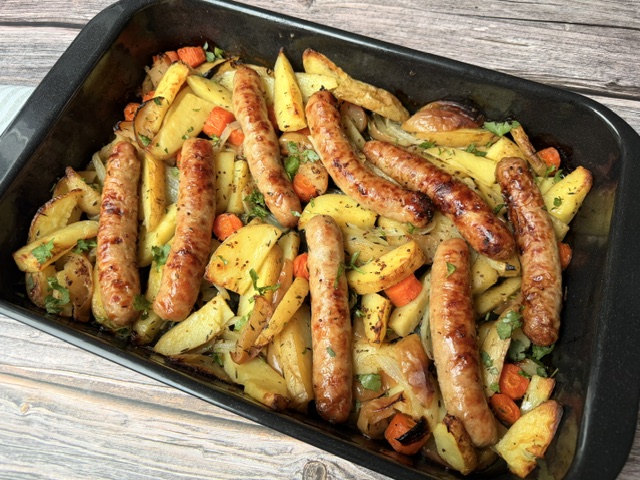 BANDEJA DE SALCHICHAS CON SALSA MOSTAZA MIEL