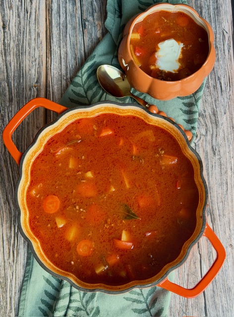 SOPA DE CARNE CON PAPAS Y VEGETALES